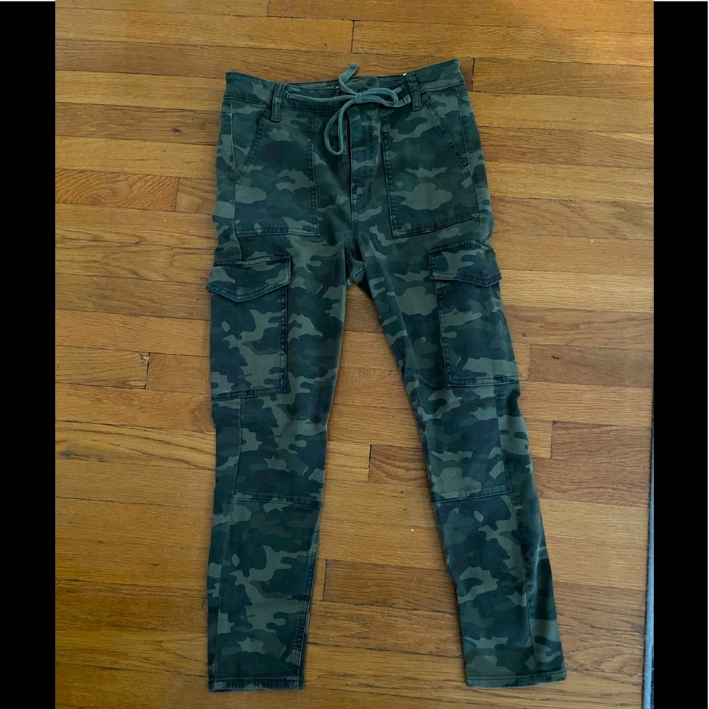 American Eagle Camo Jeggings!